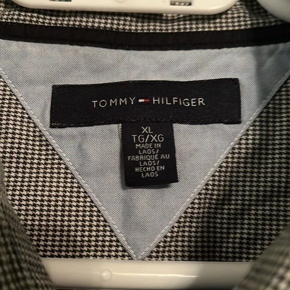 Tommy Hilfiger dress shirt, small checkered print​​​ - Picture 3 of 5
